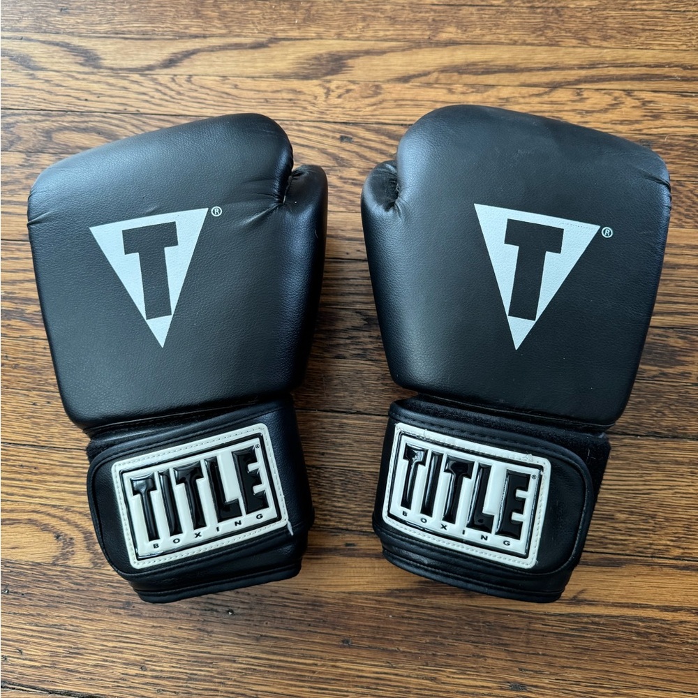TITLE Boxing Black Training Gloves